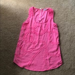 Sleeveless pink top